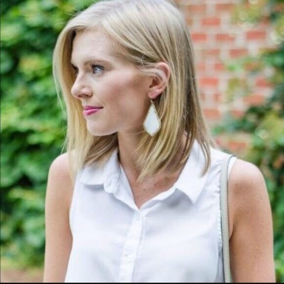 Kendra Scott Alexandra Large Mother of Pearl Drop Earrings in Gold Tone - Picture 2 of 11